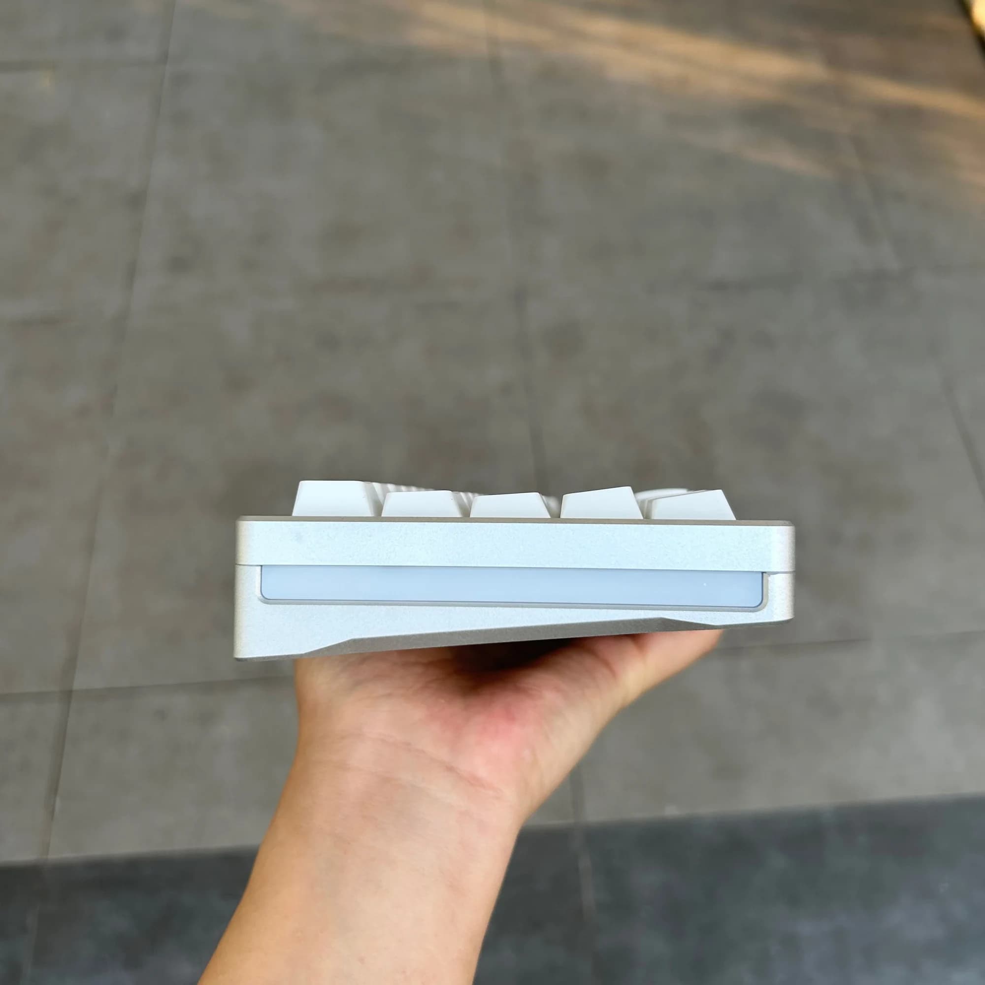 [In stock] Minimalist white Japanese Keycaps Dye-Sub Cherry profile 125 Keys PBT Material — image 4 of 6