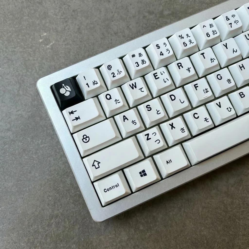 [In stock] Minimalist white Japanese Keycaps Dye-Sub Cherry profile 125 Keys PBT Material — image 2 of 6
